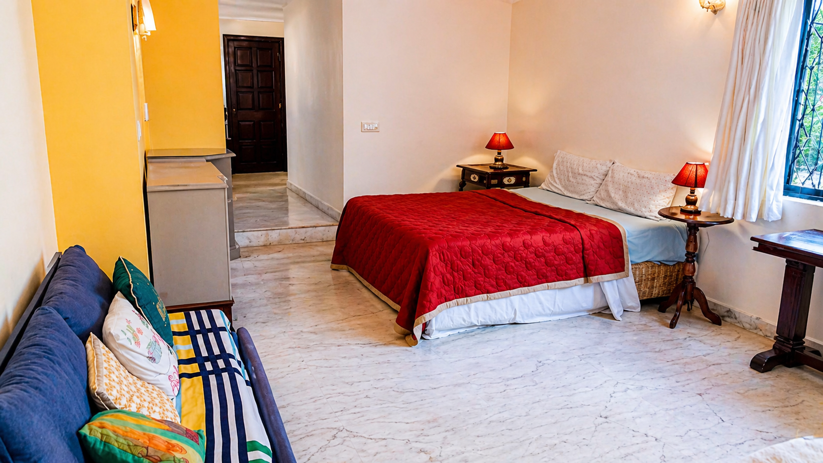 Suite Yellow Room at the artists residency